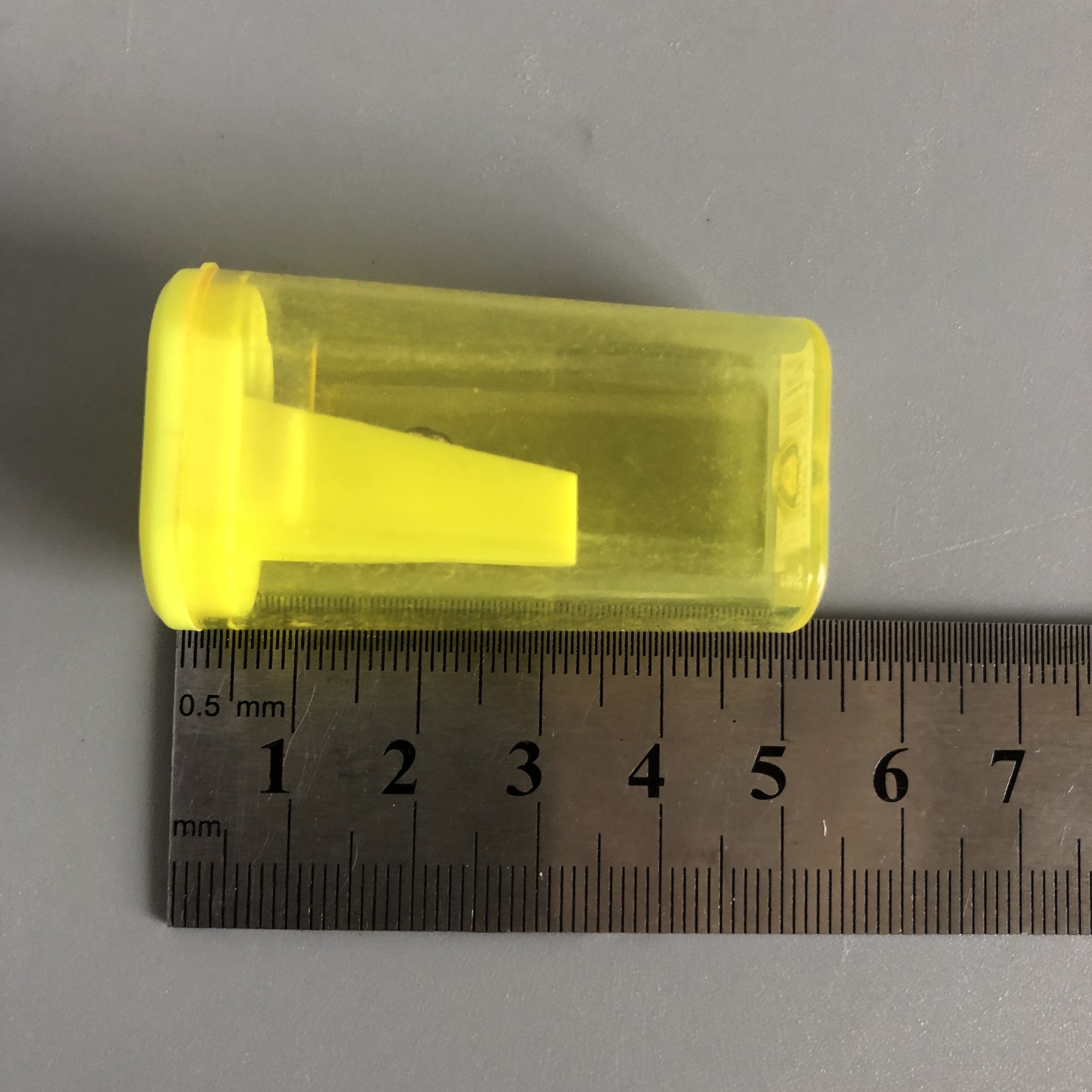 School Colored Plastic Single-Hole Pencil Sharpener with Custom Colors